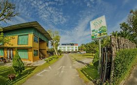 Sinar Eco Resort  3*